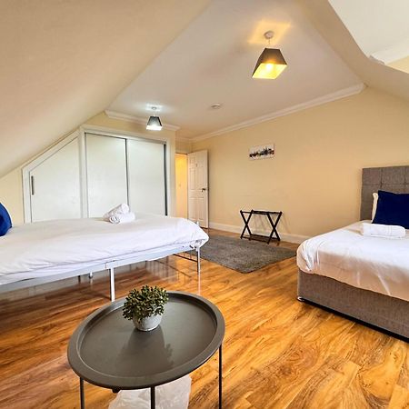 Relaxing Airport Rooms Stanwell Exterior photo
